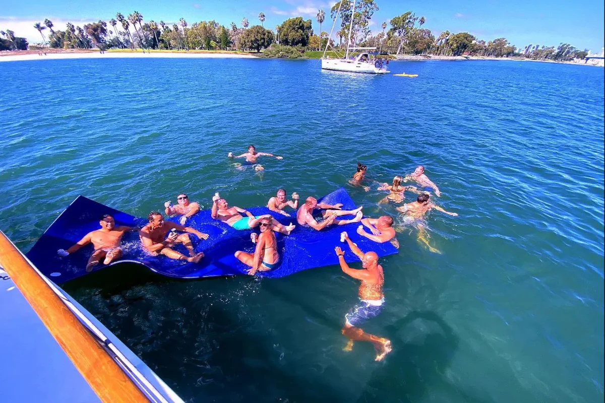 san-diego-swim-charters1200x800